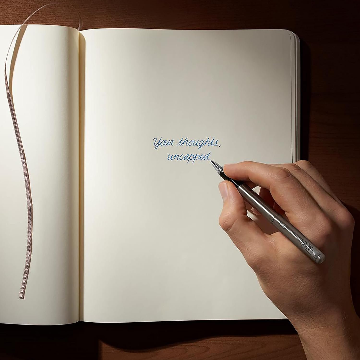 Parker Jotter Duo Gift Set with Ballpoint Pen & Fountain Pen, Stainless Steel with Chrome Trim, Blue Ink Refill & Cartridges, Gift Box - الصورة 4